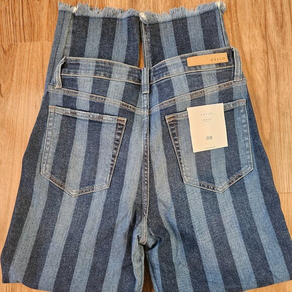 Cello Stripped Jeans Size 9 - Picture 3 of 3